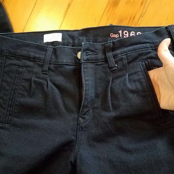 Gap 1969 Tapered-Leg Jeans - Picture 8 of 11